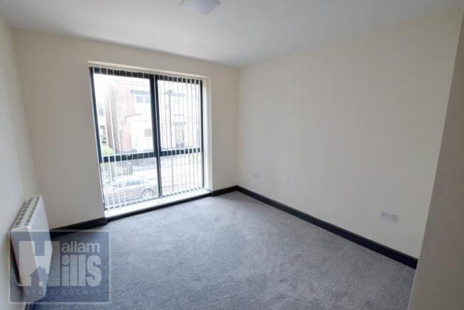 2 bed Apartment to rent Image 4