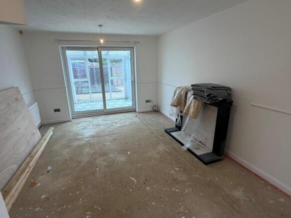 26 Amberwood lounge new.jpg