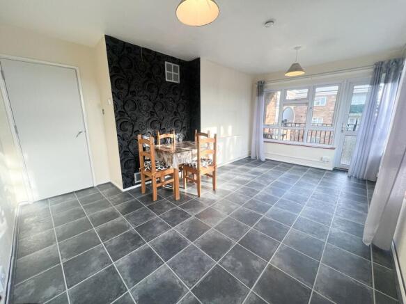 Dale Court E18