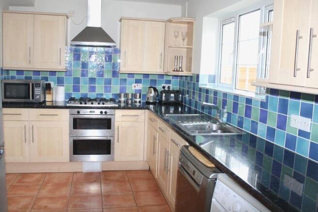 kitchen/breakfast