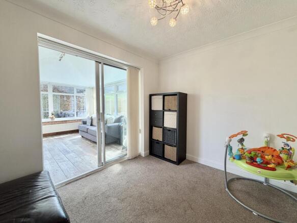 5 bed Detached for sale Image 10