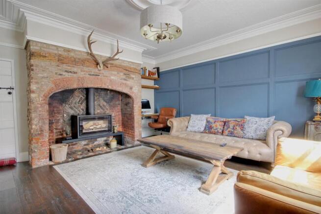 5 bed Town House for sale Image 4