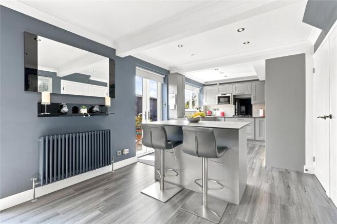 4 bed Detached for sale Image 10