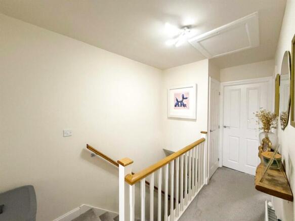 3 bed Semi-Detached for sale Image 12