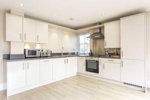 Flat 4, Millbrook Court, Waterford Way, Wokingham RG40 2AR