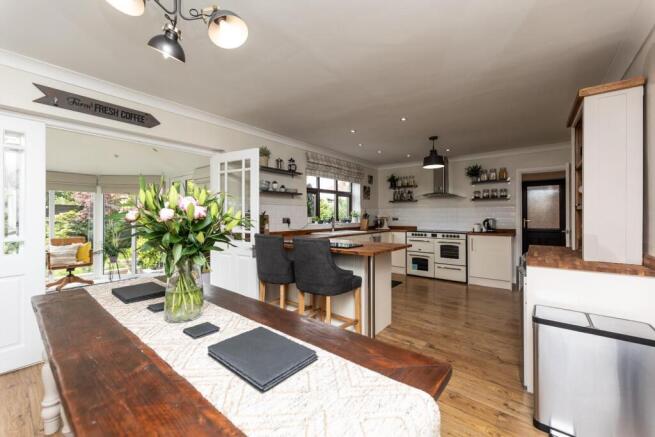 4 bed Detached for sale Image 7