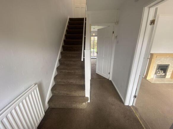 3 bed Semi-Detached to rent Image 4