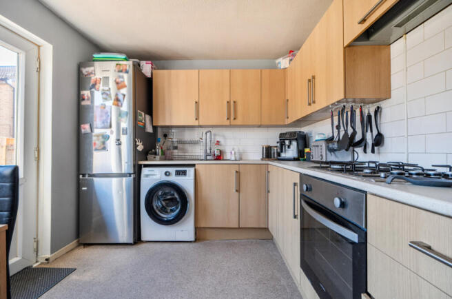 Tamworth Drive, Ramleaze, Swindon photo 4