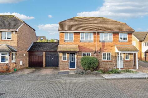 Thompson Way, Mill End, Rickmansworth, WD3