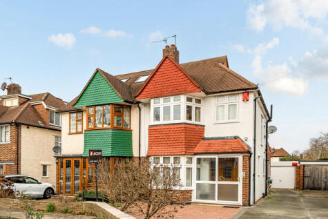 Daneswood Avenue, London