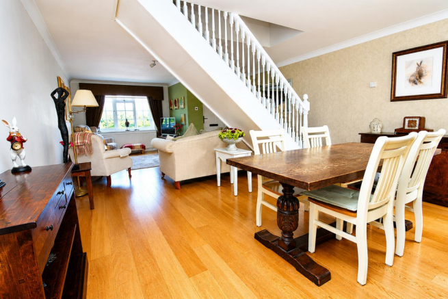 Lounge/Dining Room