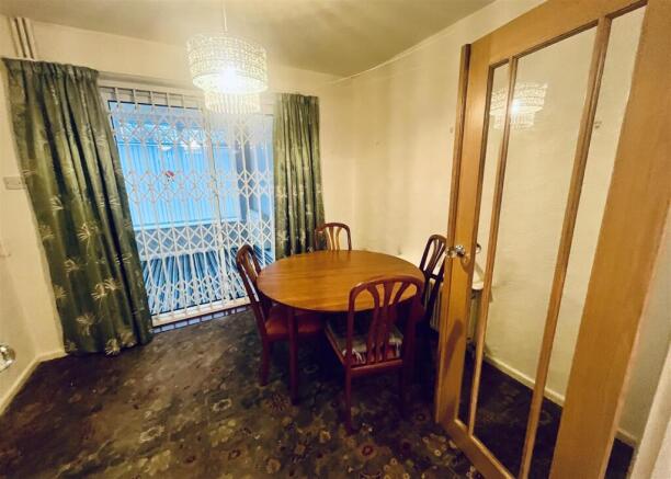 3 bed Semi-Detached for sale Image 8