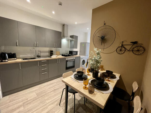 1 bed House Share to rent Image 7