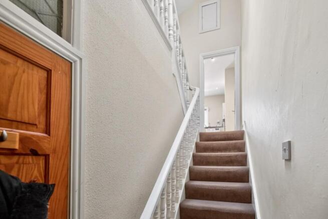 2 bed Apartment for sale Image 8
