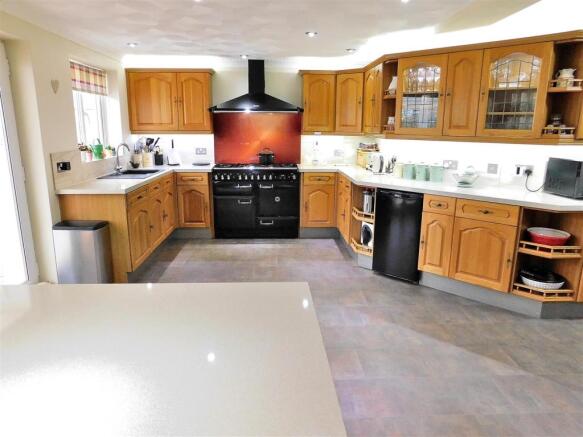 KITCHEN AREA.JPG