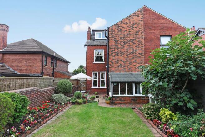 4 bed Semi-Detached for sale Image 10