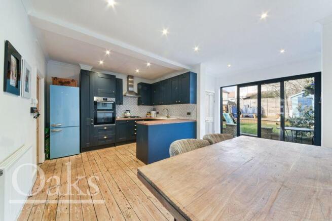 Kitchen / Dini...