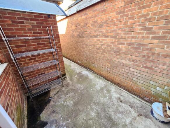 2 bed Terraced for sale Image 9