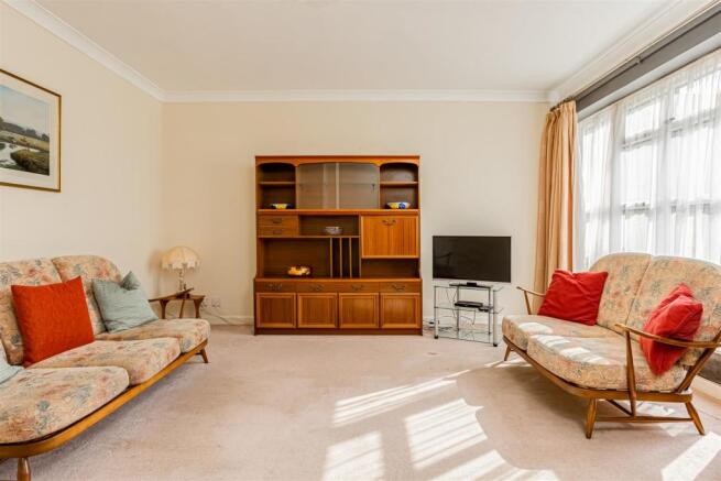 flat-courtlands-crescent-banstead-112.jpg
