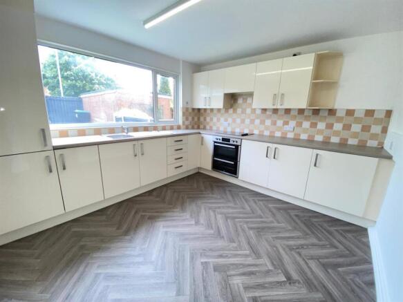 KITCHEN.jpeg