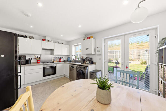 3 bed Semi-Detached for sale Image 6