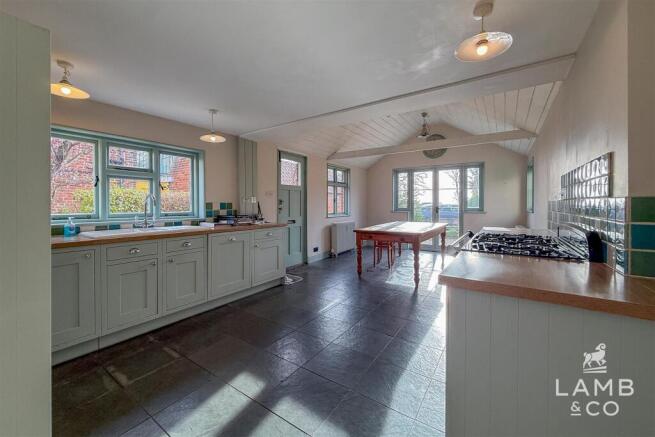KITCHEN/DINER