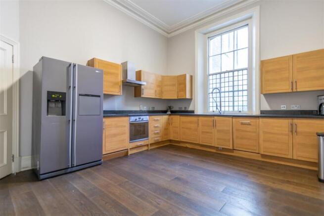 kitchen (1 of 1).jpg