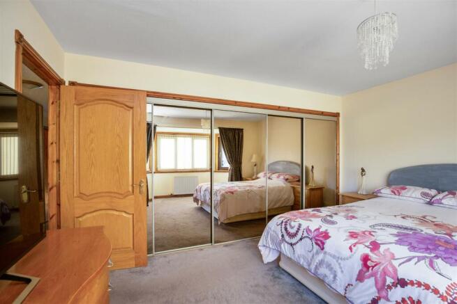 26 Greenacres Kingseat13.jpg