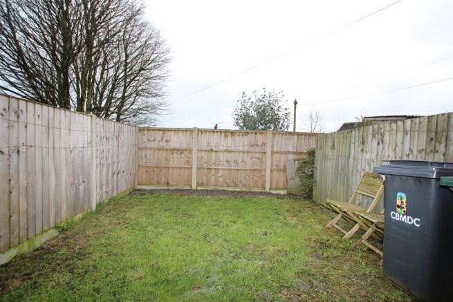 2 bed Terraced to rent Image 9