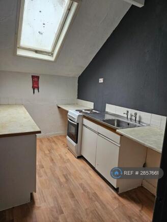 1 bed Flat to rent Image 5