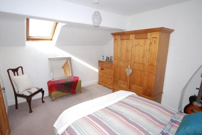 BEDROOM 4
