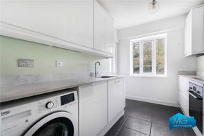 Flat 56, Monarch Court, Lyttelton Road, Hampstead Garden Suburb, London N2 0RA