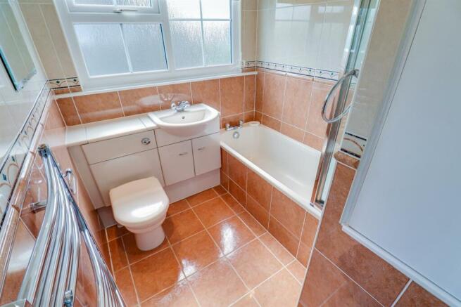 BATHROOM/W.C.
