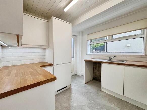 2 bed Semi-Detached for sale Image 3