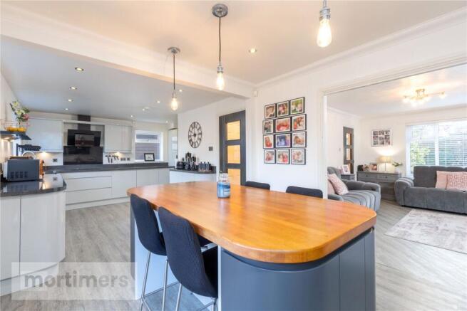 Kitchen/Dining