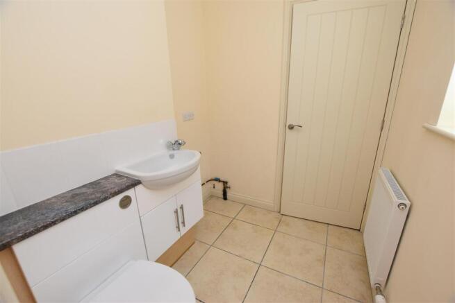 UTILITY CLOAKROOM