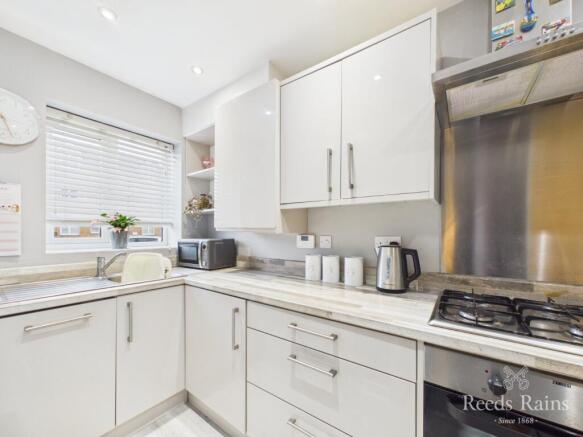 3 bed Semi-Detached for sale Image 8