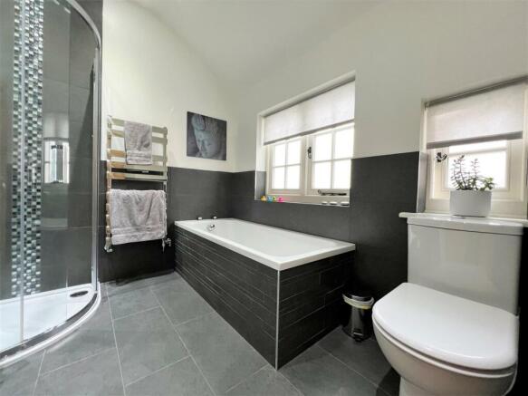 bathroom...jpg