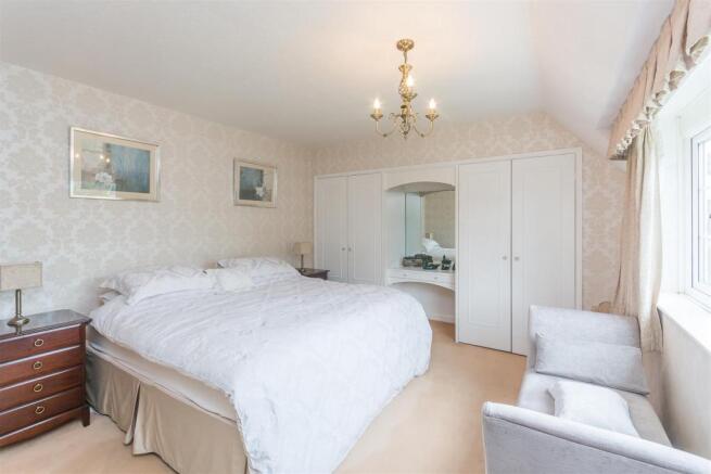 8304187-interior02.jpg