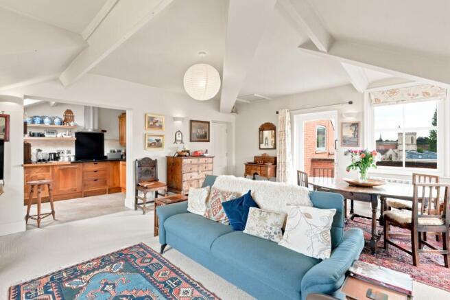 2 bed Flat for sale Image 5