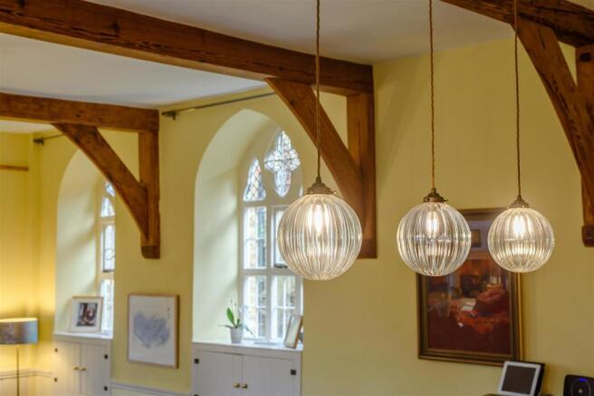 8448569-interior34.jpg