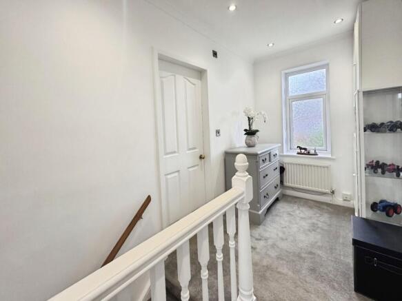 3 bed Semi-Detached for sale Image 12