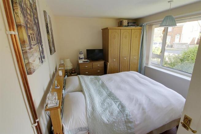 bed 1a.jpg