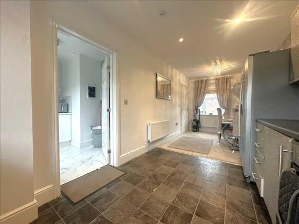 3 bed House for sale Image 12