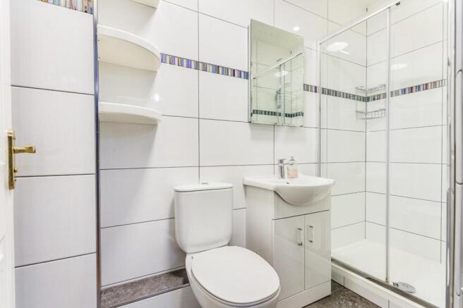 2 bed Apartment for sale Image 6