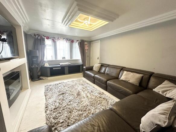 8 bed Detached for sale Image 12