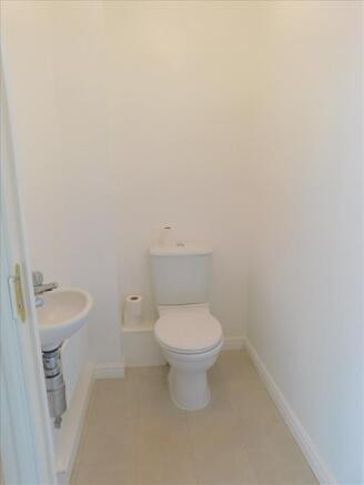 CLOAKROOM/W.C