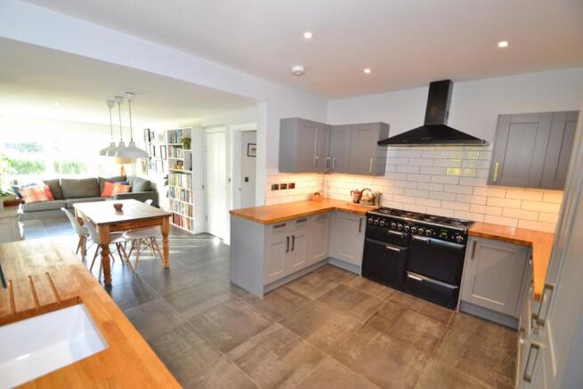 Kitchen/dining/famil