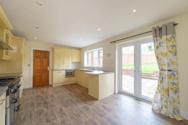 10WestwoodClose_012.jpg