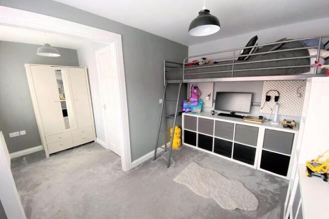 Photo 8